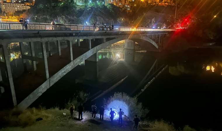 Tunceli’de feci kaza... Otomobil 25 metre yükseklikten düştü: 3 yaralı