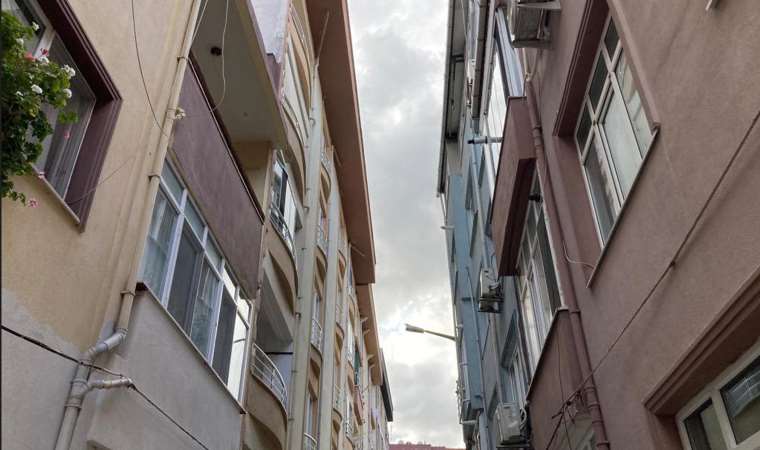 Çanakkale'de çatıdan düşen hırsızlık şüphelisi öldü