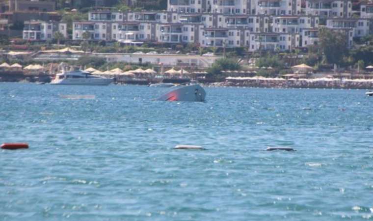 Bodrum’da 19 metrelik motoryat battı