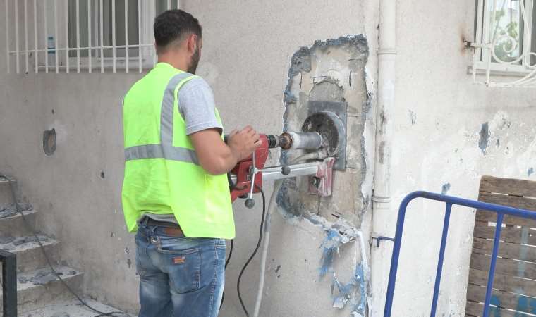 İki kişi çukura düşmüştü... Güngören'deki çökme sonrası 5 katlı binadan karot örneği alındı