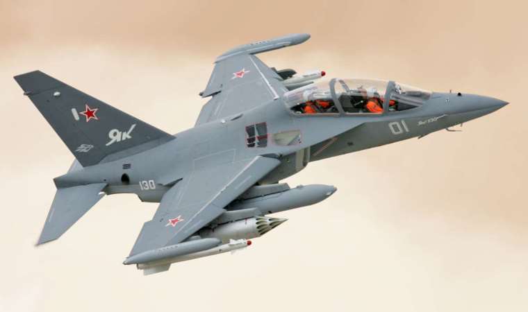 İran, Rusya'dan Yak-130 uçağı aldı