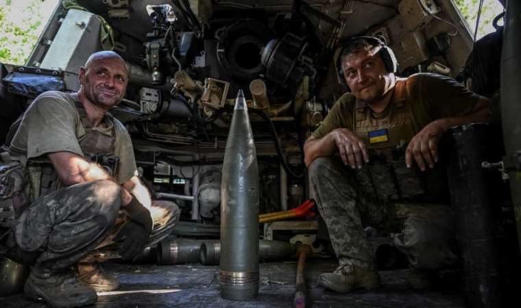 İngiltere'den Ukrayna'ya askeri destek: On binlerce top mermisi tedarik edecek