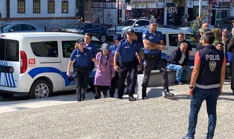 2 aylık bebek balkondan düşmüştü... Gözaltına alınan anne tutuklandı!