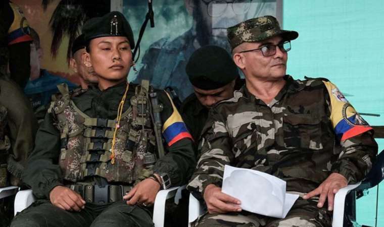 Kolombiya'da polis karakolu ve askeri üslere peş peşe saldırılar