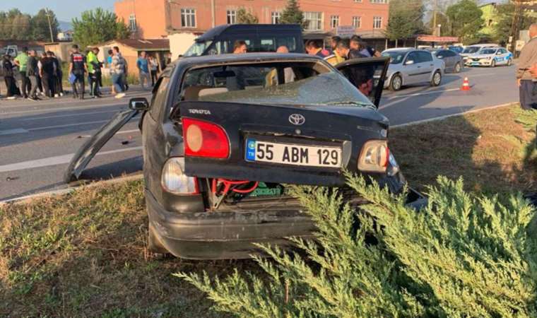 Samsun’da otomobil öğrenci servisi ile çarpıştı: 5 yaralı