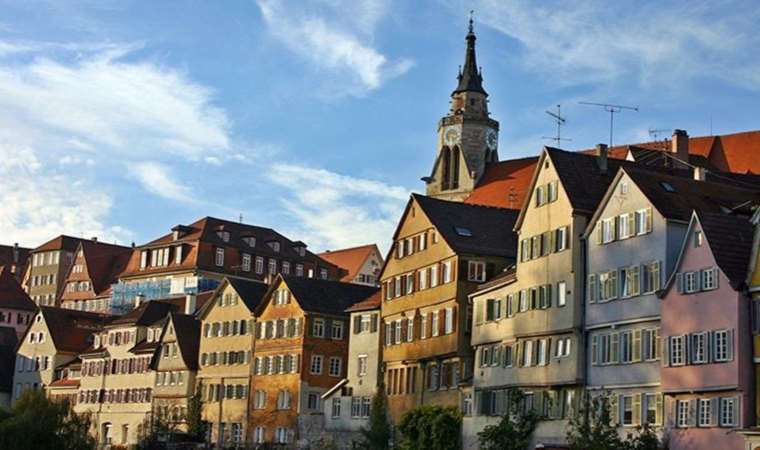 Almanya’da konut fiyatları sert düştü