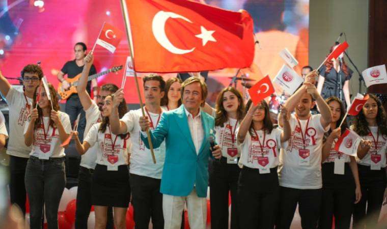 Ömer Koç'tan Cumhuriyet mesajı: Bağnazlığa karşı başkaldırıdır