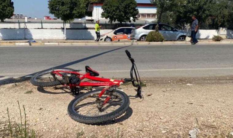 Adana'da feci kaza... Otomobilin çarptığı bisikletli çocuk yaşamını yitirdi