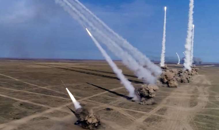 'Havadan, denizden, karadan ve su altından...'