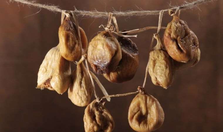 Solunum sorunlarına karşı savaşta yeni bir silah... Öksürük ve astımı anında yok edeceksiniz! Kuru incirle bu malzemeyi karıştırmanız yeterli...