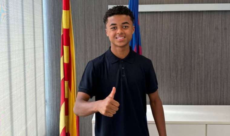 Patrick Kluivert'ın 16 yaşındaki oğlu sözleşme imzaladı!