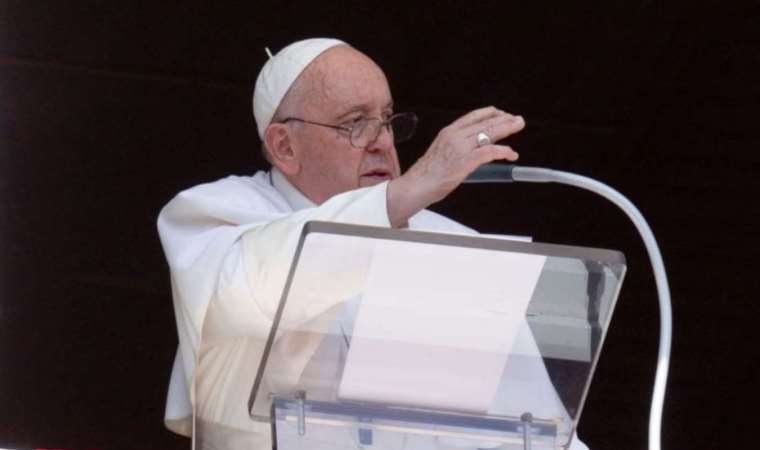 Pope, condemning body shaming, uses personal example from boyhood