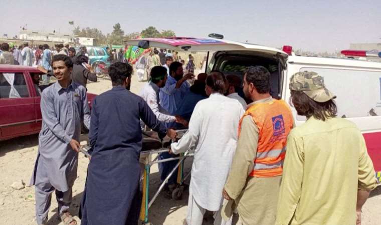 Pakistan'da iki ayrı yerde intihar saldırısı: Çok sayıda ölü ve yaralı var