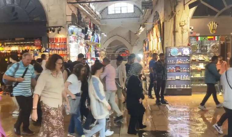 İstanbul'da sağanak yağış... Kapalıçarşı ile Tahtakale sular altında kaldı!