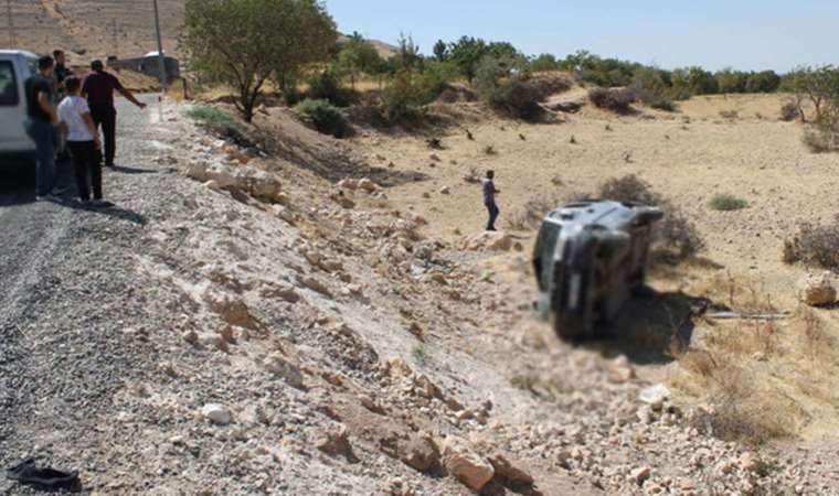 Batman'da feci kaza! Şarampole devrilen araçtaki 6 kişi yaralandı