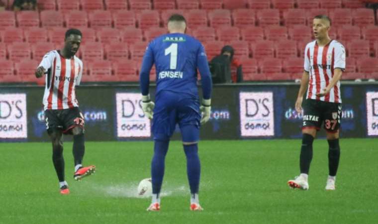 Samsunspor - İstanbulspor maçına erteleme kararı