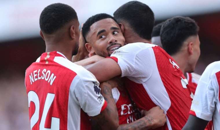 Arsenal, Manchester United'ı uzatmalarda devirdi!