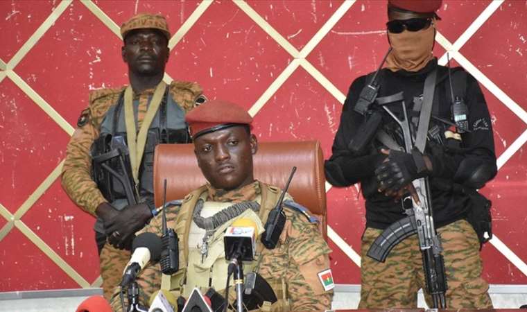 Burkina Faso'da cunta yönetimi, seçimlerin öncelik olmadığını duyurdu
