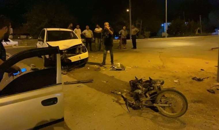 Adana'da otomobil ile motosiklet çarpıştı: 2 yaralı