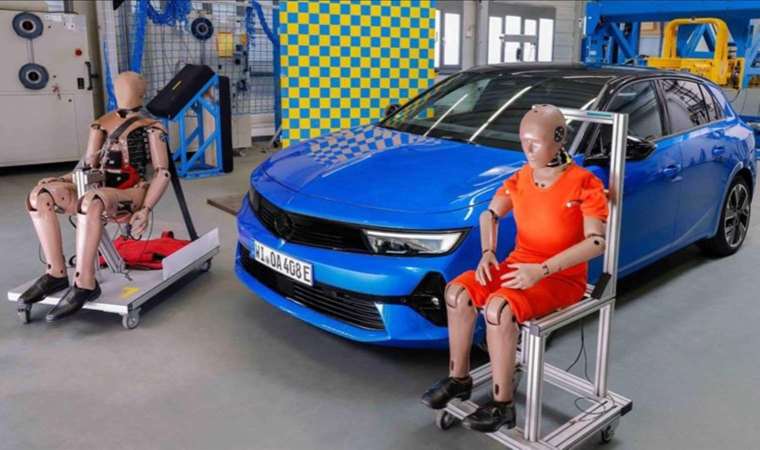 Opel'den emniyet kemeri kilitleme önleyici fren sistemi: Artık arabalar daha güvenli