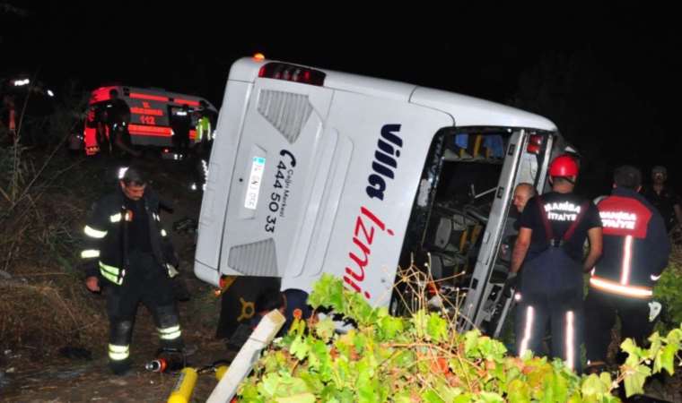 Son Dakika... Manisa'da yolcu otobüsü üzüm bağına uçtu: 15 yaralı