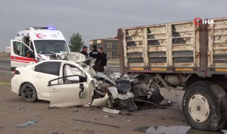 Kırıkkale’de feci kaza... TIR'a ok gibi saplanan otomobil hurdaya döndü: Belediye meclis üyesi öldü, eşi ağır yaralı!