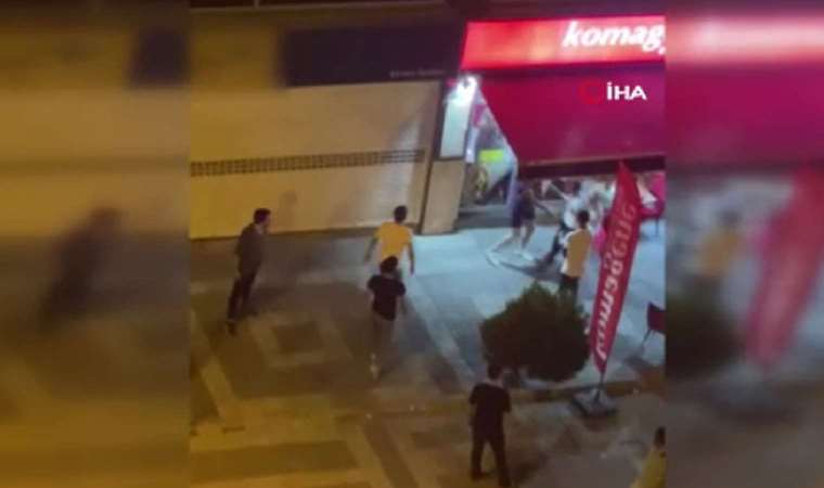 Esenyurt’ta çiğ köftecide 'tekmeli' kavga!