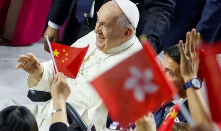 Pope concludes Mongolia trip, emphasizes Church's commitment to conversion-free service