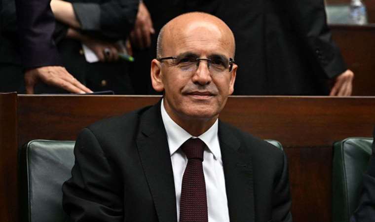 AKP'ye yakın isimden çok konuşulacak iddia: 'Mehmet Şimşek'e iki operasyon çekilmiş'