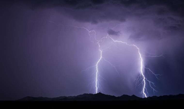 Hindistan’da 2 saatte 61 bin yıldırım düştü: 12 ölü