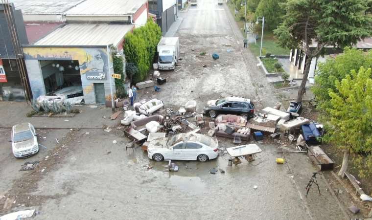 İstanbul'u sel vurdu: Mobilyacılar sitesindeki hasar havadan görüntülendi