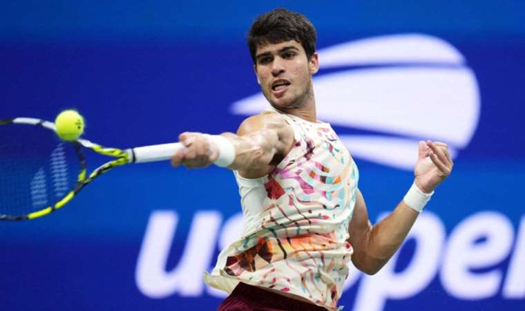 Son şampiyon Carlos Alcaraz ABD Açık'ta yarı finalde!