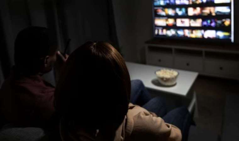 TV yayın akışı 8 Eylül Cuma! Hangi kanalda ne var, günün filmleri ve dizileri neler?