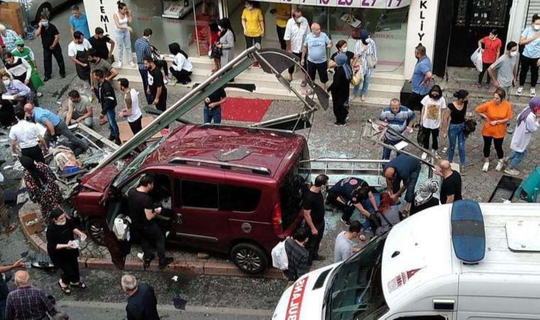 Kamyonetle duraktaki yolculara çarpmıştı... Hakkında 13 yıl 4 ay hapis cezası istendi!