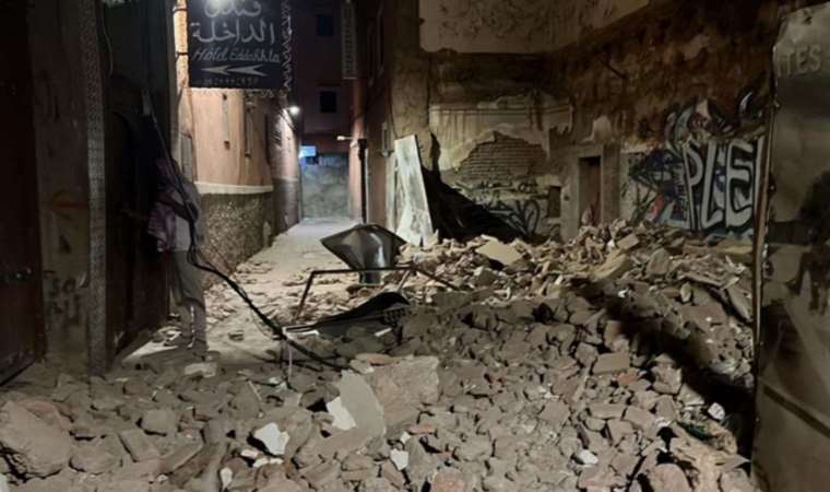 Over 800 killed in powerful quake in Morocco