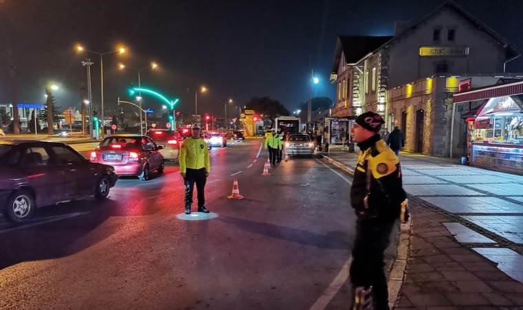 Yılbaşı gecesi 72 sürücüye 63 bin lira cezası kesildi