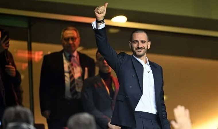Bonucci, "Dzeko" tezahüratlarına eşlik etti