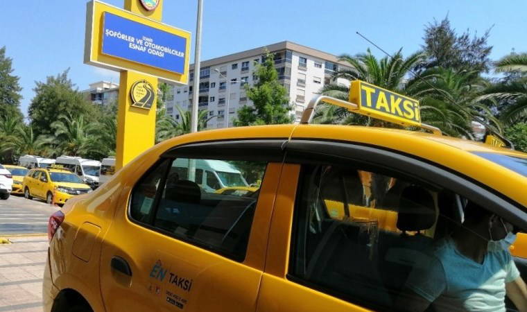 Başkan açıkladı: İzmir’de taksi ücretlerine zam yok!
