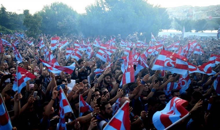 Trabzonspor'un bayrağını taraftarlar belirleyecek!