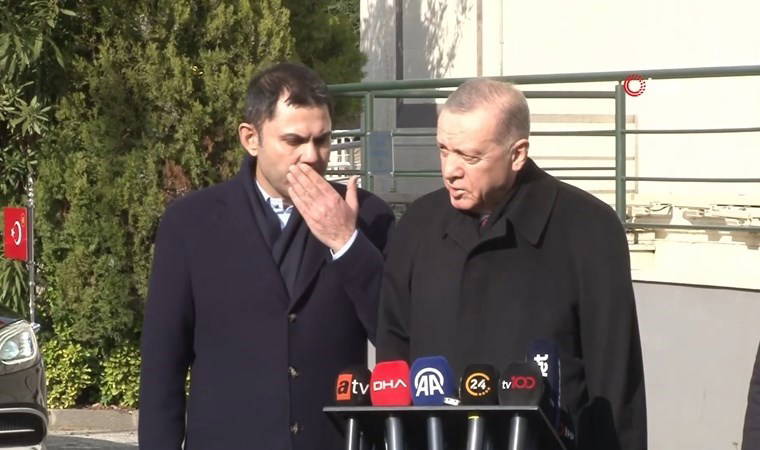 Erdoğan'ın konuşmasında Kurum'un zor anları