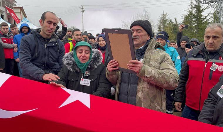 Şehit babasının evladına vedası yürekleri dağladı: 'Seninle gurur duyuyorum oğlum'