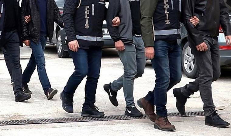 Son Dakika... Bakan Ali Yerlikaya duyurdu... Ruhsatsız silah taşıyanlara ve silah kaçakçılarına operasyon: 2 bin 36 gözaltı