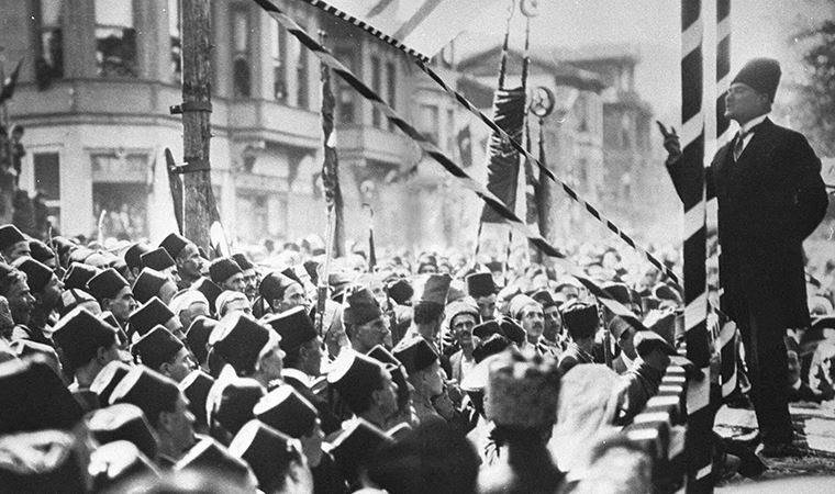 ATATÜRK, HALİFELİĞİ ANLATIYOR