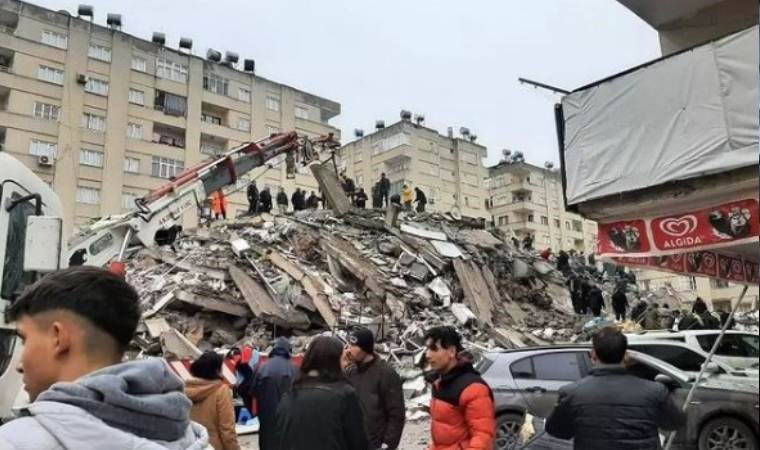 Depremde 132 kişiye mezar olmuştu... Sitenin betonu 'standart dışı' çıktı!