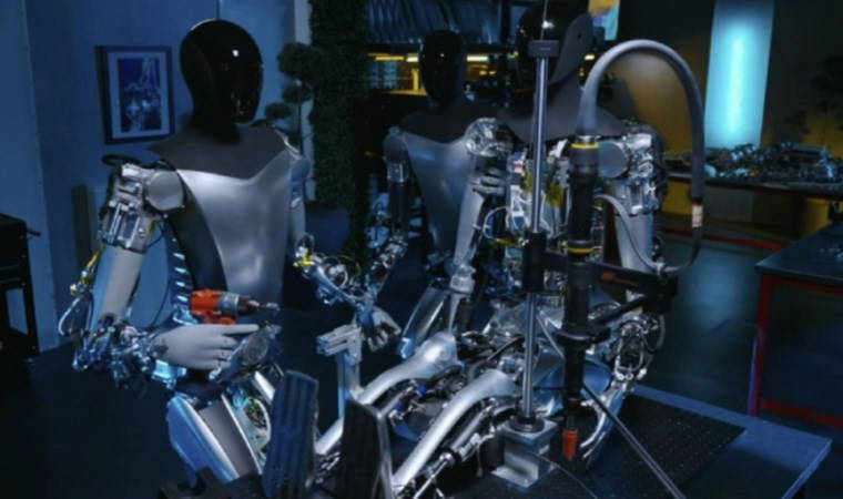 Elon Musk, insansı robotun tişört katladığı anları paylaştı