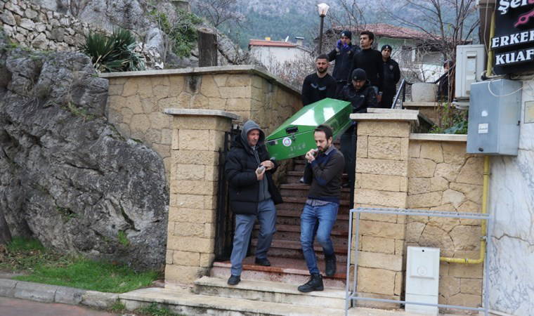 70 yaşındaki zihinsel engelli kadın, yalnız yaşadığı evde ölü bulundu