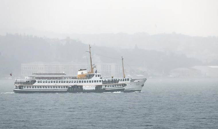 İstanbul'da vapur seferlerine hava muhalefeti engeli!