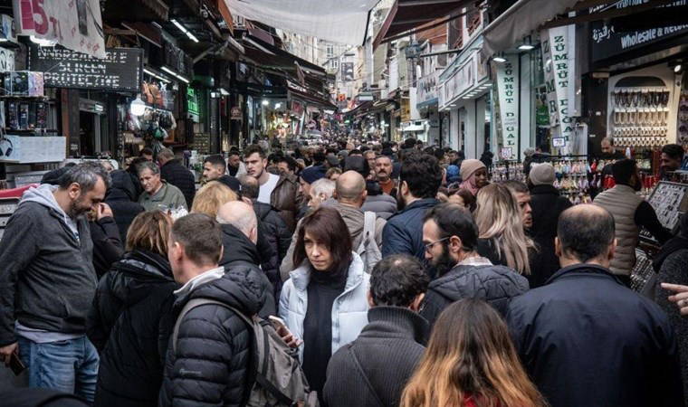 Sendikalar emeklilik sistemini eleştiriyor: 'Emekliler hayatta kalma mücadelesi veriyor'