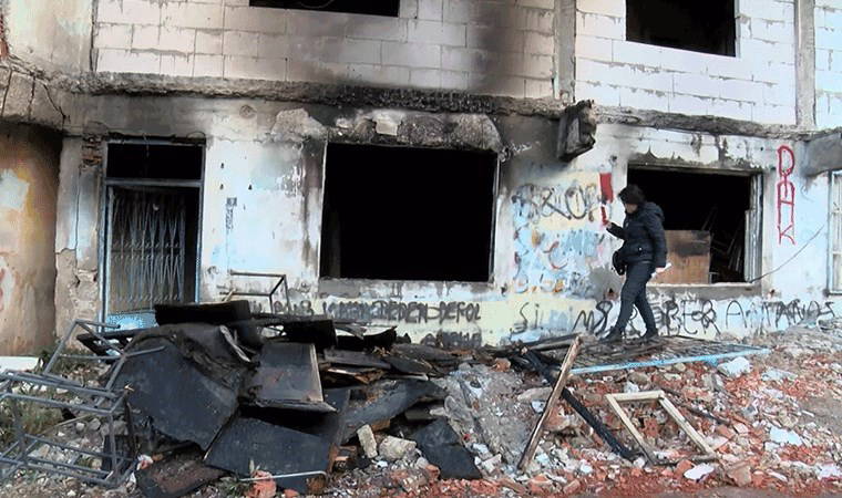 Şişli'de metruk binada yangın: Bir kişinin cesedi bulundu