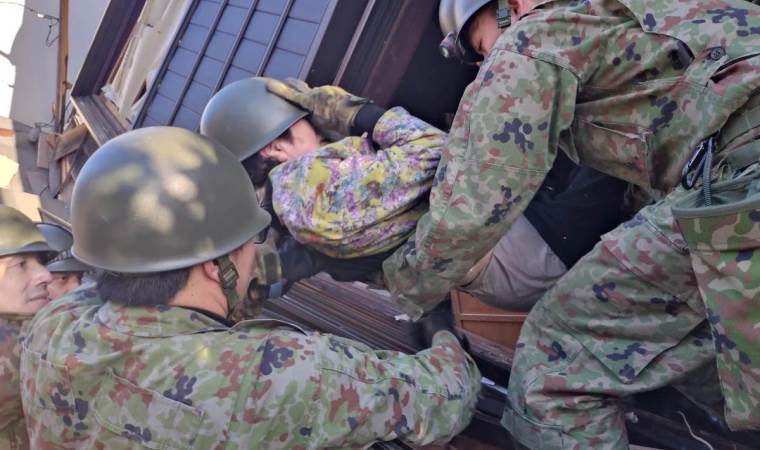 Japonya ordusu, deprem bölgesine gönderildi